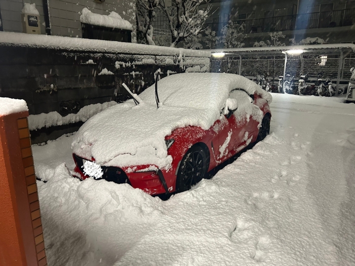 積雪路、凍結路には冬用タイヤ